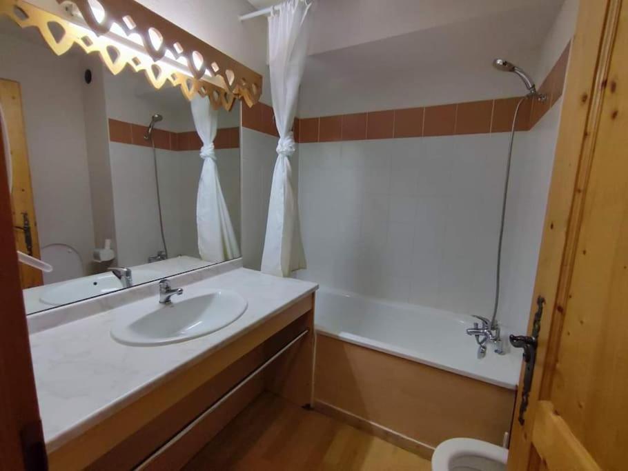 Samoens Residence Grand Tetras 4 Personnes Piscine Екстер'єр фото